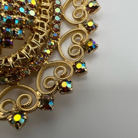 Vintage Gold Filigree Brooch Colorful Aurora Borealis Rhinestones Ornate Pin - Picture 3 of 8